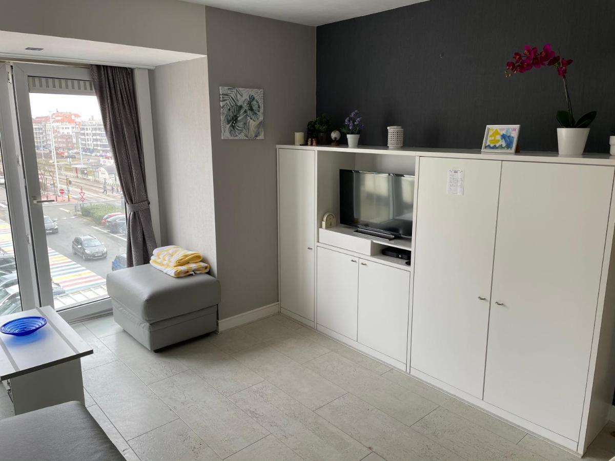 Studio Met Zeezicht Op Heldenplein Knokke-Heist Exterior photo